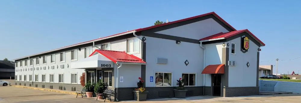 Super 8 by Wyndham Jacksonville hotel hero