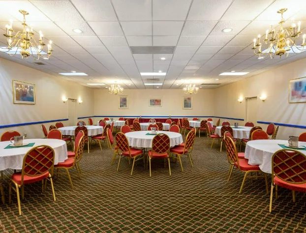 Baymont by Wyndham Queensbury / Lake George hotel detail image 2