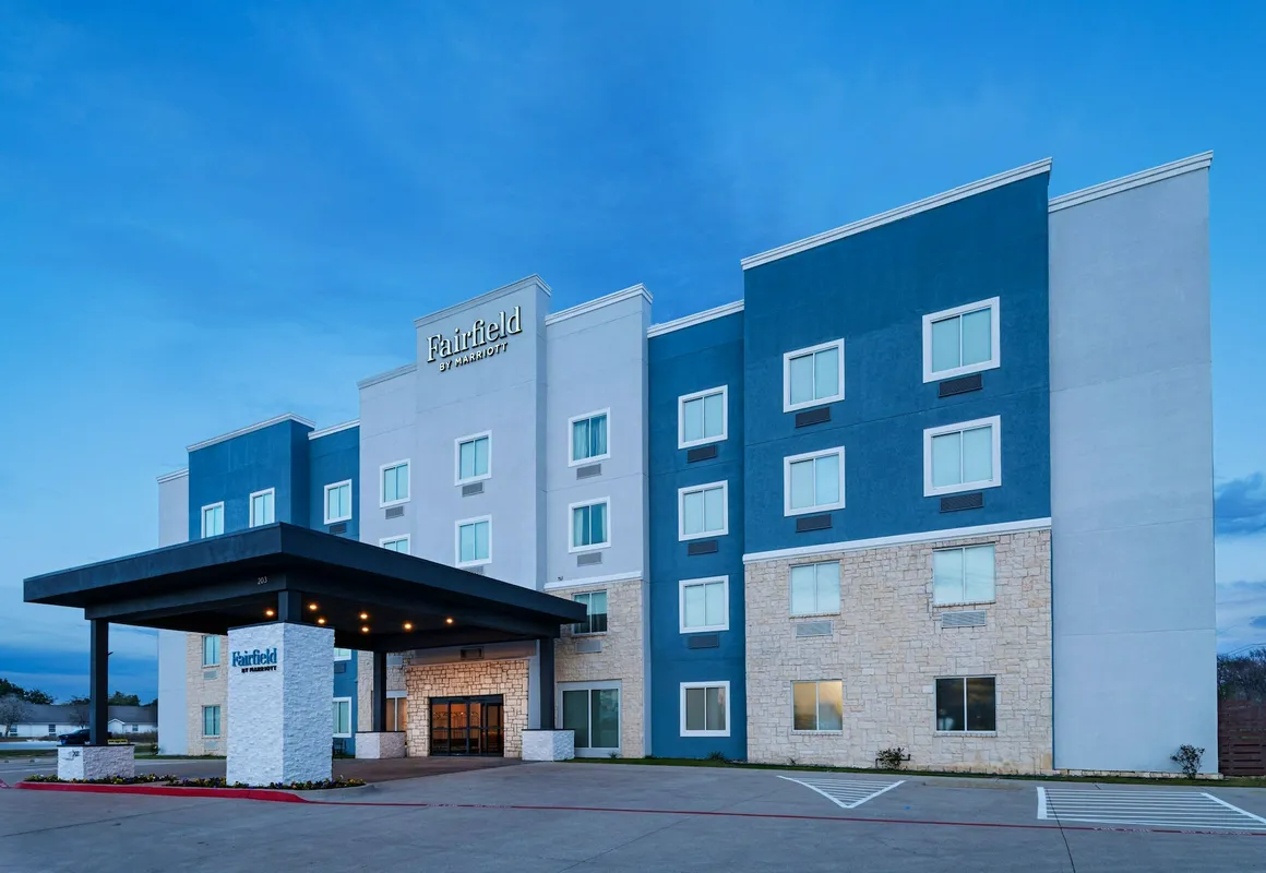 Fairfield Inn & Suites Hillsboro hotel hero