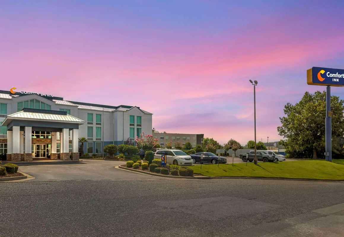 Comfort Inn Meridian - Bonita Lakes hotel hero