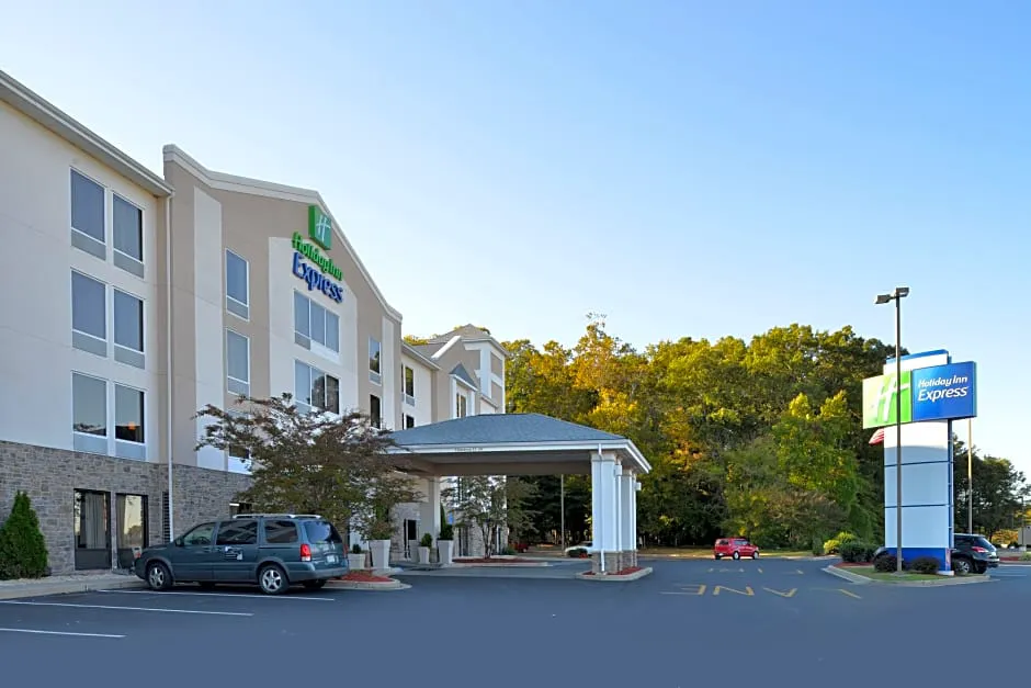 Holiday Inn Express Seaford-Route 13 hotel hero