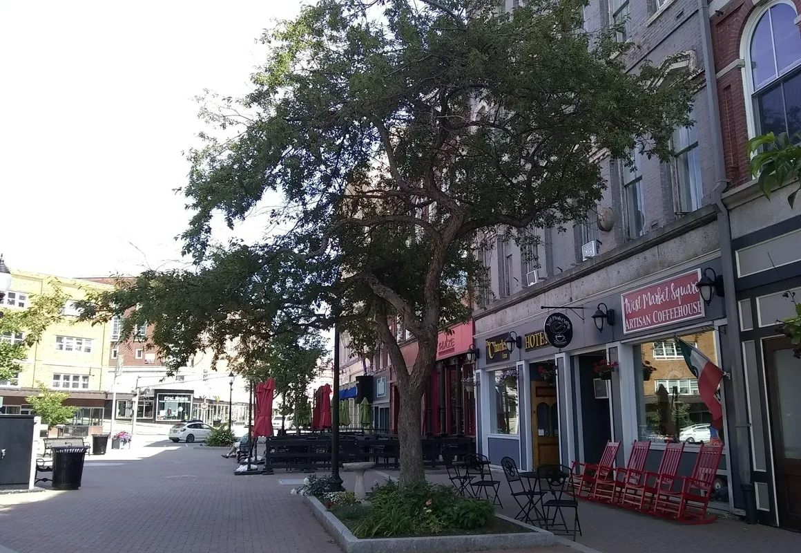 Charles Inn hotel hero