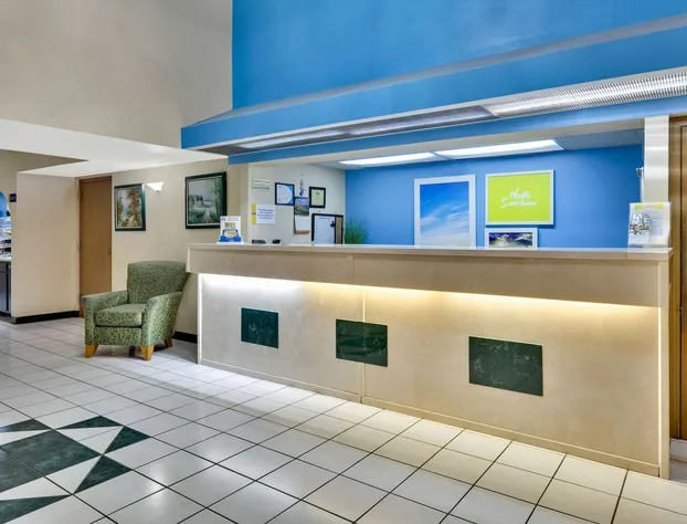 Days Inn & Suites by Wyndham Bentonville hotel detail image 2