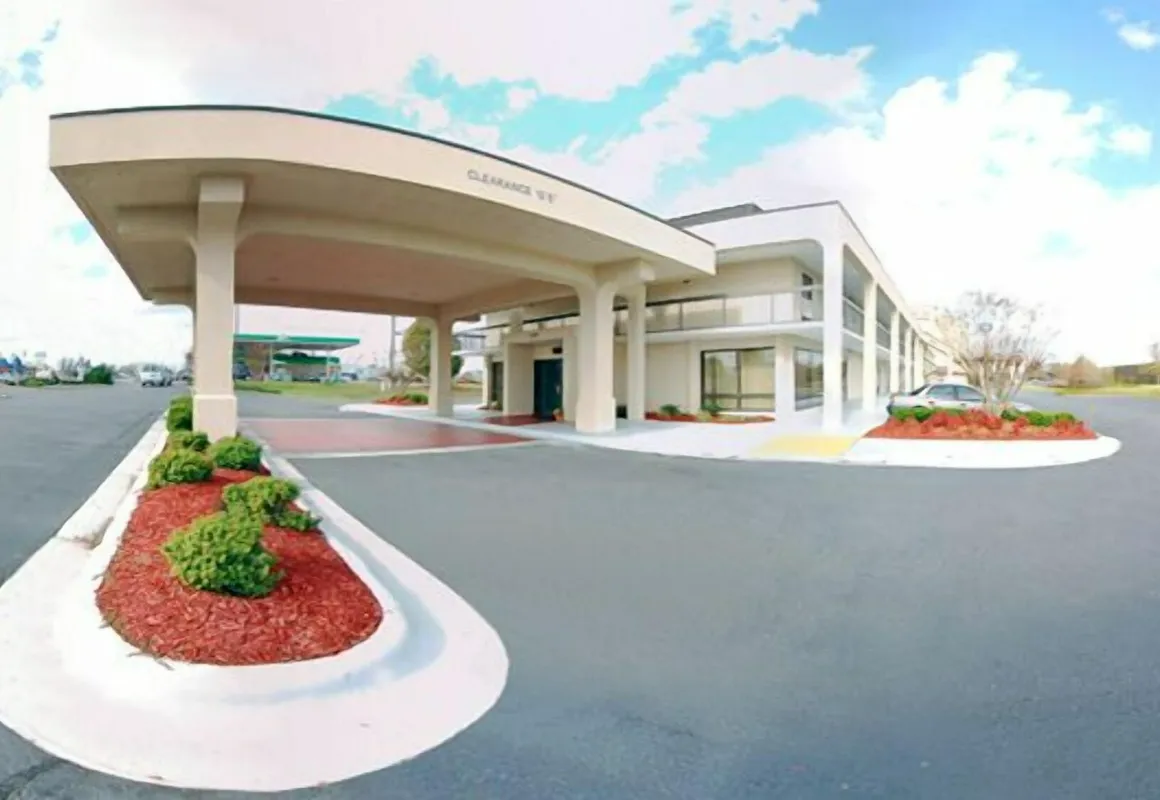 Quality Inn Roanoke near Lake Gaston hotel hero