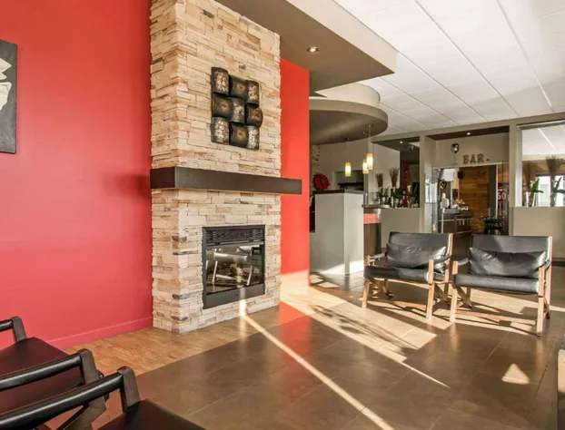 Econo Lodge Inn & Suites hotel detail image 3