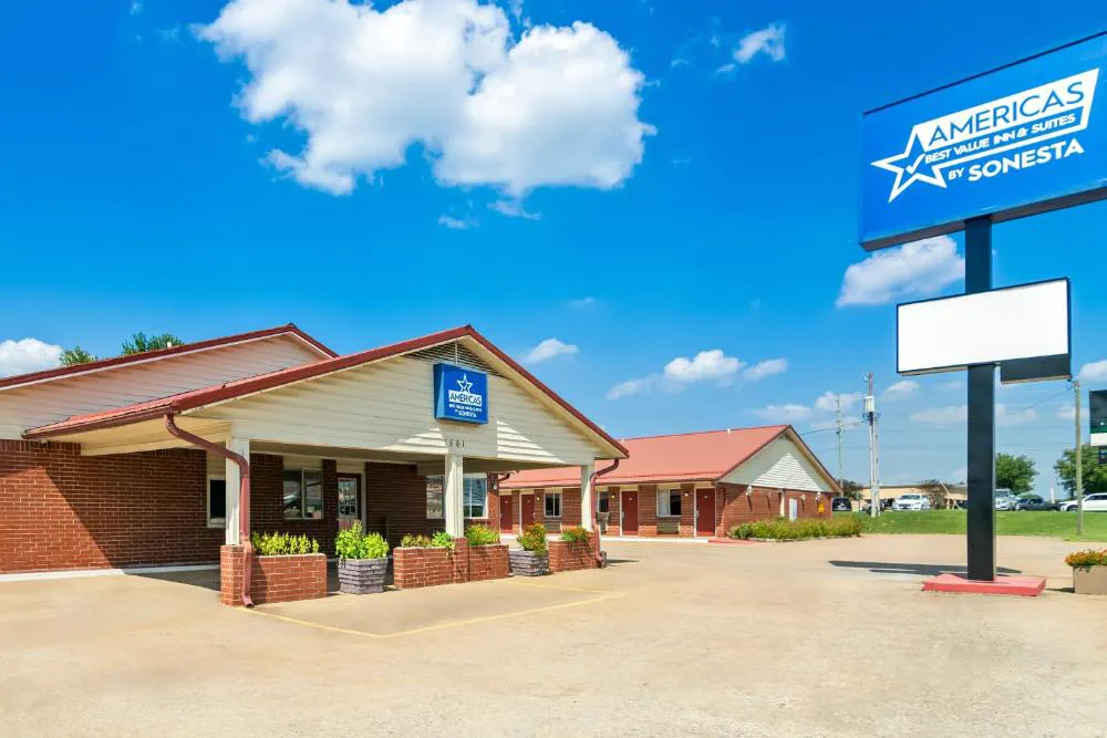 Americas Best Value Inn & Suites Siloam Springs hotel hero