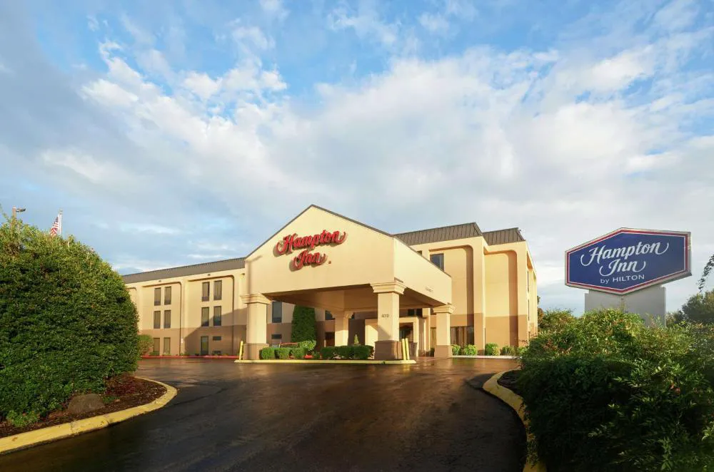 Hampton Inn Franklin hotel hero