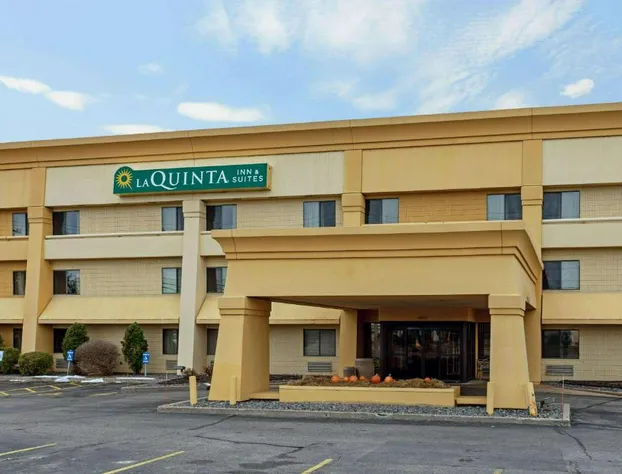 La Quinta Inn & Suites by Wyndham Stevens Point hotel detail image 1