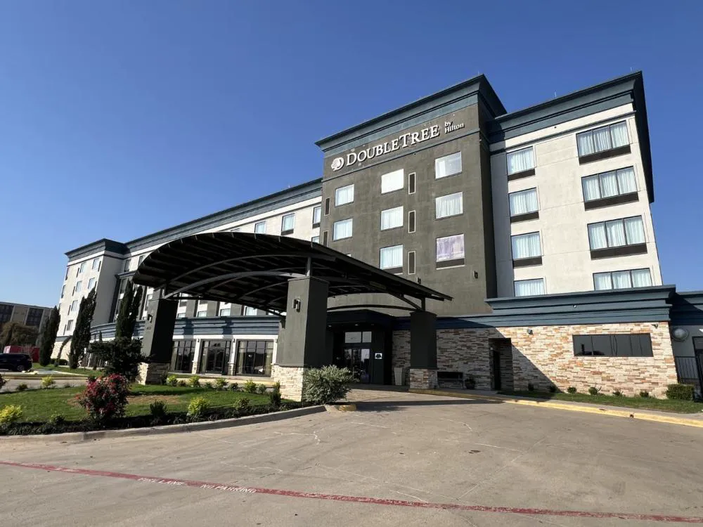 DoubleTree by Hilton Fort Worth Fossil Creek hotel hero