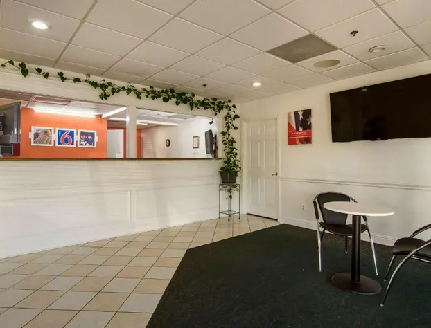 Motel 6 Warner Robins, GA hotel detail image 4