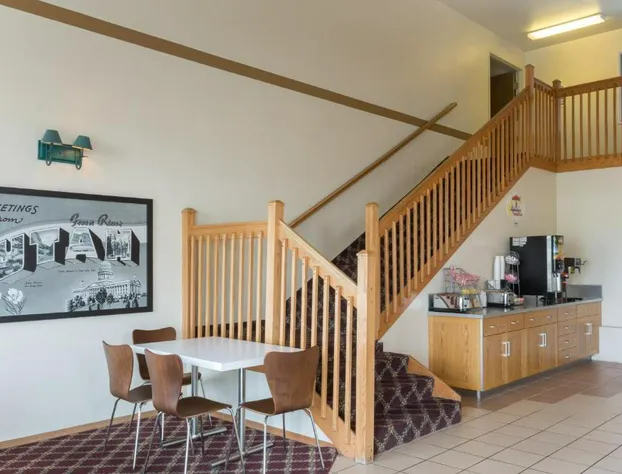 Super 8 by Wyndham Green River hotel detail image 2