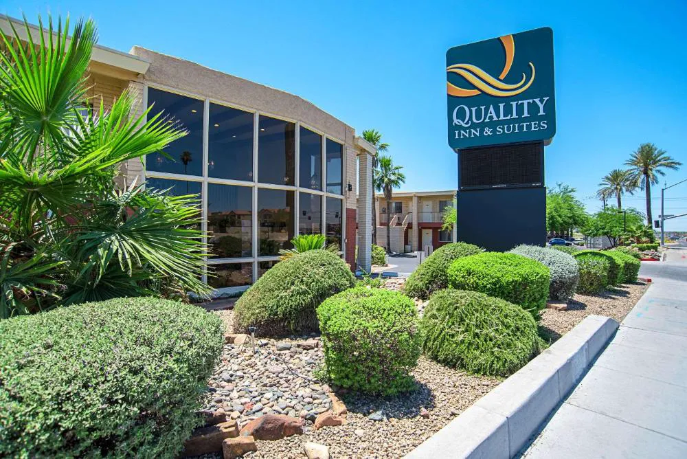 Quality Inn & Suites Phoenix NW - Sun City hotel hero