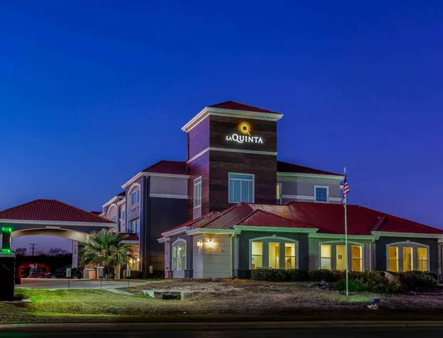 La Quinta Inn & Suites by Wyndham Kerrville hotel detail image 2