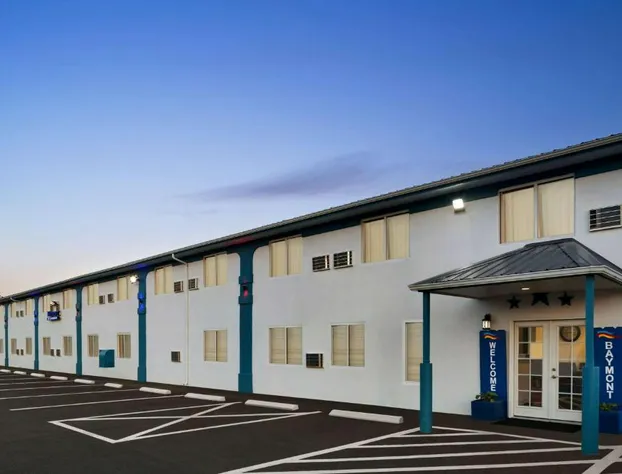 Baymont by Wyndham Hutchinson hotel detail image 1