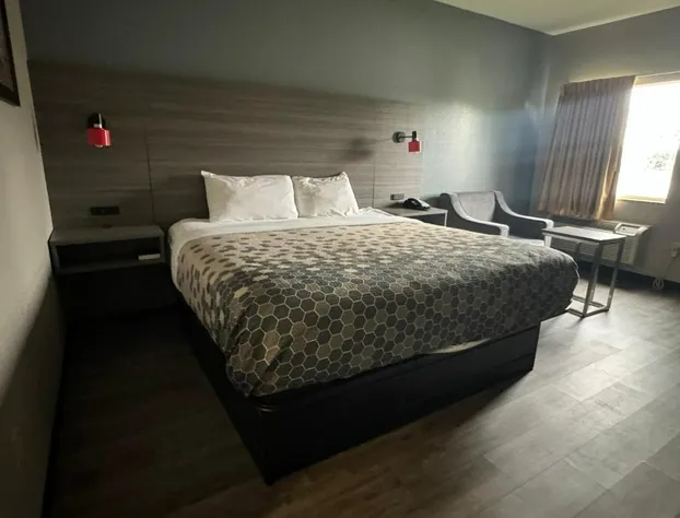 Econo Lodge Inn & Suites Pritchard Road North Little Rock hotel detail image 3