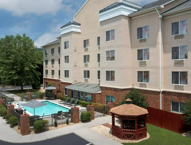 Fairfield Inn & Suites by Marriott Roanoke Hollins/I-81 hotel detail image 2