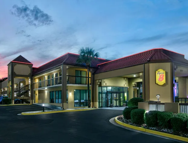 Super 8 by Wyndham Mobile/Tillmans Corner hotel detail image 1