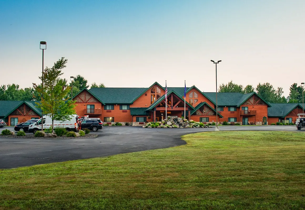 Holiday Inn Express & Suites Hayward by IHG hotel hero