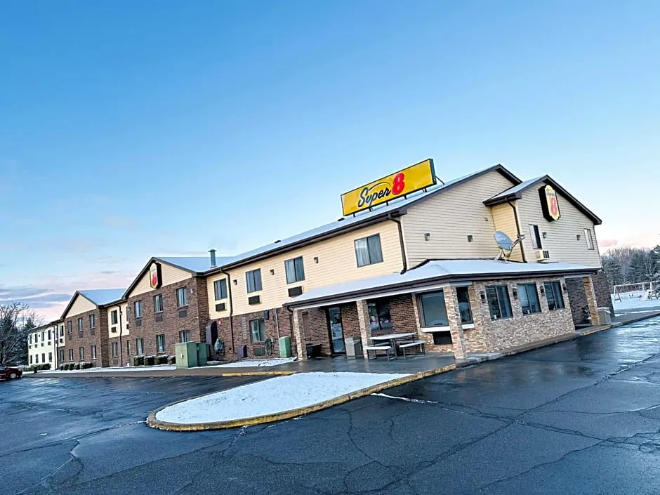 Super 8 by Wyndham Imlay City hotel hero