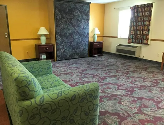 Super 8 by Wyndham Imlay City hotel detail image 3