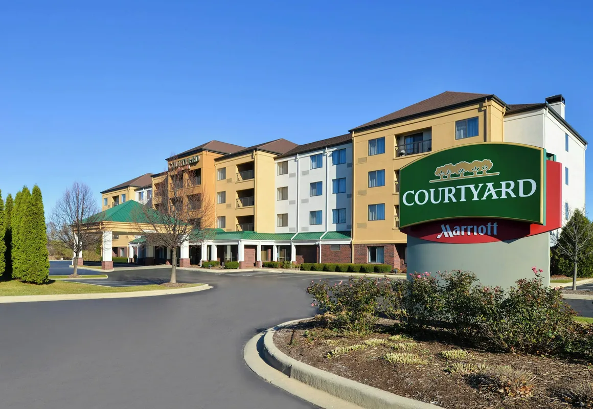 Courtyard by Marriott Milwaukee Brown Deer hotel hero