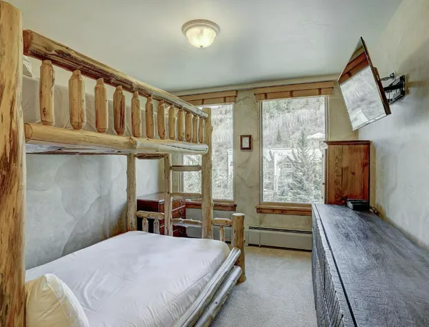 Elkhorn Lodge hotel detail image 2