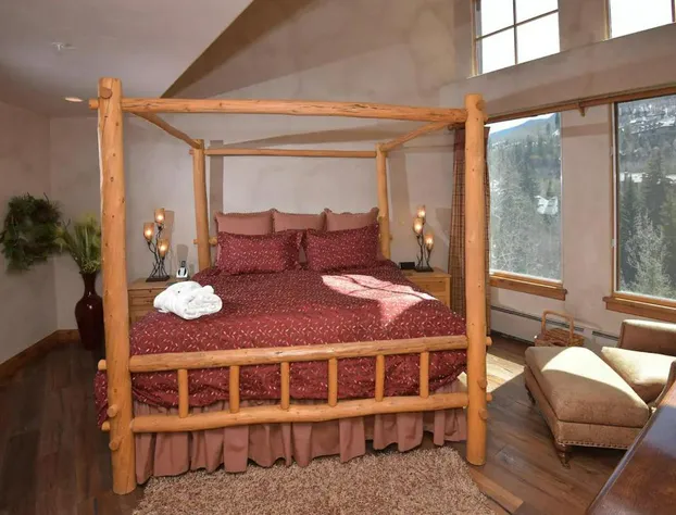 Elkhorn Lodge hotel detail image 4