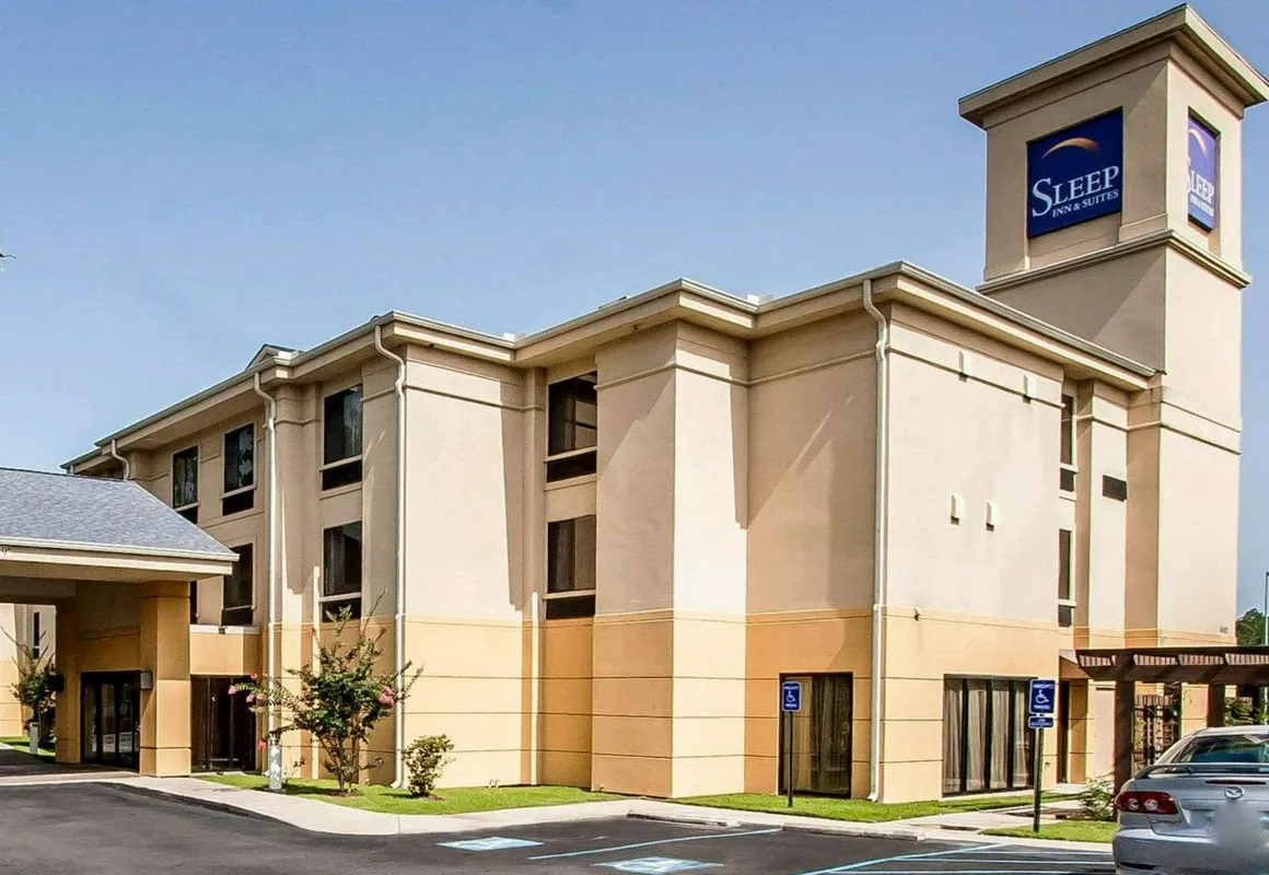 Sleep Inn & Suites hotel hero