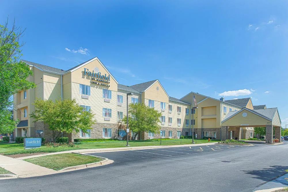 Fairfield Inn & Suites by Marriott Chicago Naperville hotel hero