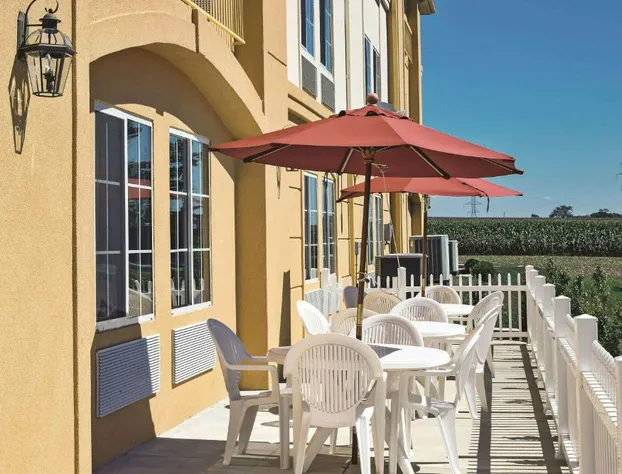 La Quinta Inn & Suites by Wyndham Lancaster hotel detail image 1