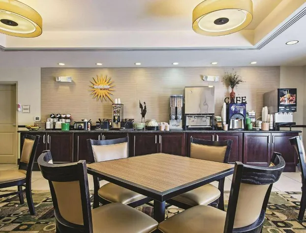 La Quinta Inn & Suites by Wyndham Lancaster hotel detail image 2