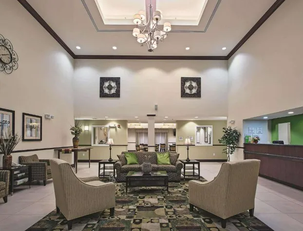 La Quinta Inn & Suites by Wyndham Lancaster hotel detail image 3