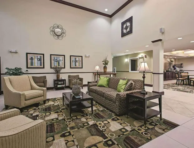 La Quinta Inn & Suites by Wyndham Lancaster hotel detail image 2