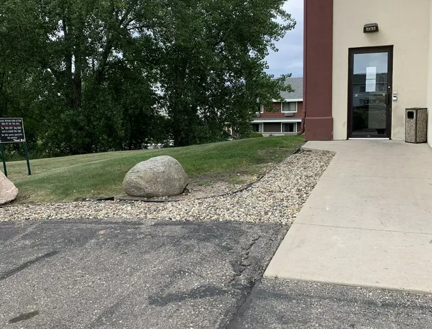 Super 8 by Wyndham Alexandria MN hotel detail image 3