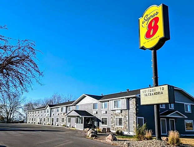 Super 8 by Wyndham Alexandria MN hotel detail image 4