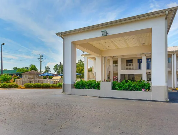 Motel 6 Albany, GA hotel detail image 1