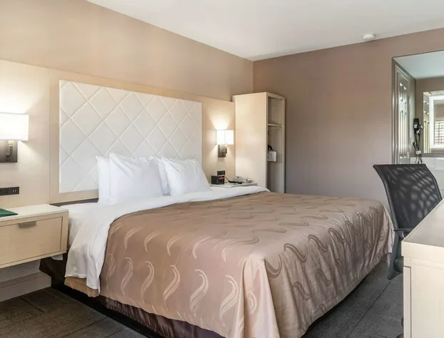 Signature Inn Berkeley hotel detail image 4