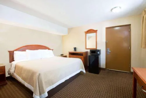 Red Roof Inn Copiague hotel detail image 4