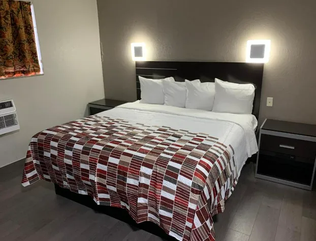 Red Roof Inn Copiague hotel detail image 4