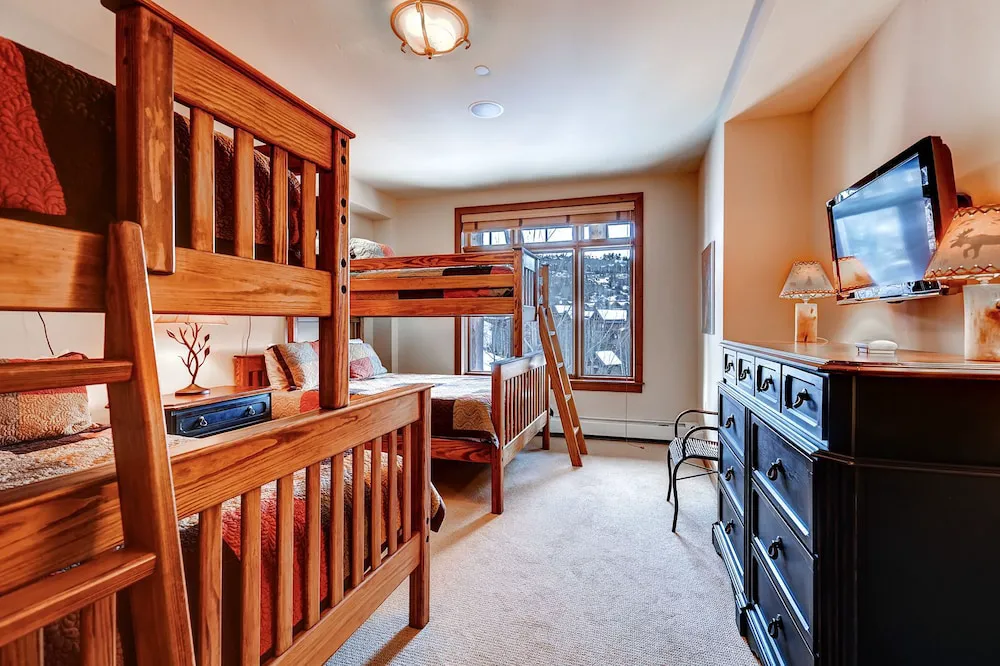 Bachelor Gulch Village hotel hero