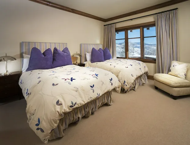 Bachelor Gulch Village hotel detail image 4