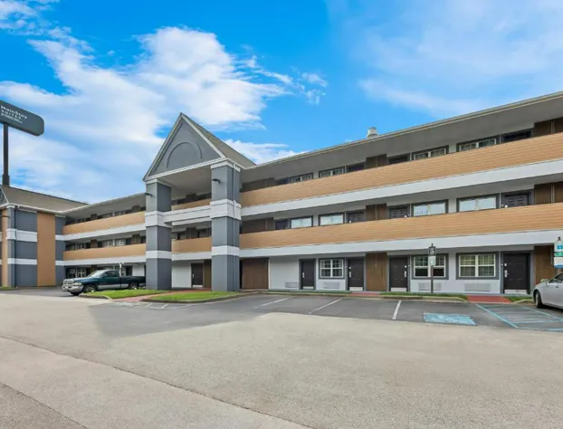 Mainstay Suites Knoxville - Cedar Bluff hotel detail image 1