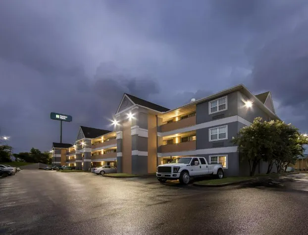 Mainstay Suites Knoxville - Cedar Bluff hotel detail image 4