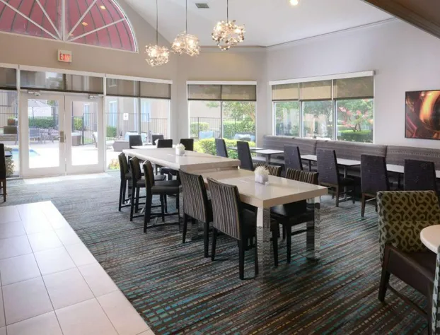 Sonesta ES Suites Dallas Medical Market Center hotel detail image 1