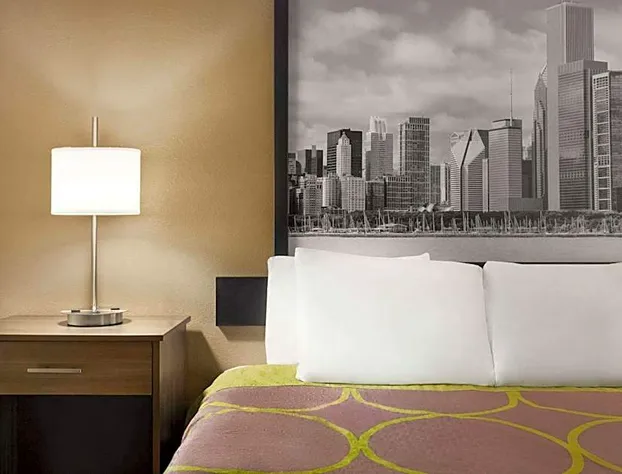 Super 8 by Wyndham Joliet I-55 N/Chicago hotel detail image 4