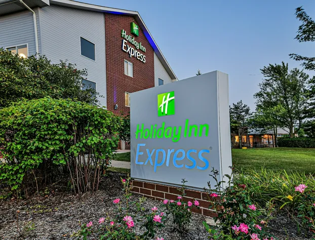 Holiday Inn Express Chicago NW - Vernon Hills by IHG hotel detail image 1