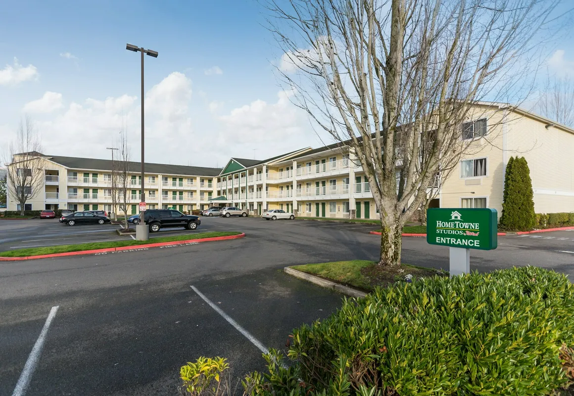 HomeTowne Studios By Red Roof Seattle - Kent/ Des Moines hotel hero