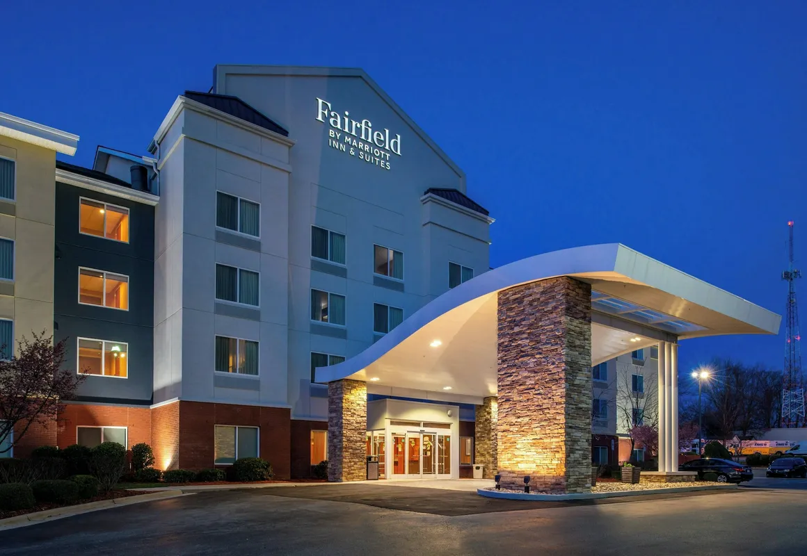 Fairfield Inn & Suites by Marriott Greensboro Wendover hotel hero