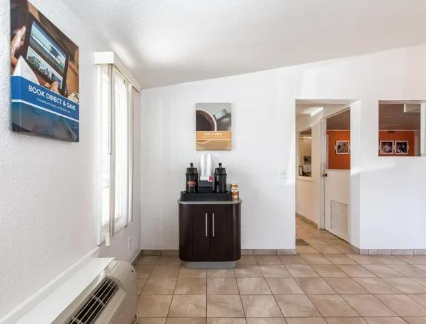 Travelodge by Wyndham Lansing hotel detail image 4