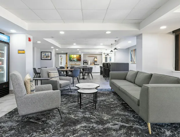 La Quinta Inn & Suites by Wyndham Jacksonville Mandarin hotel detail image 4